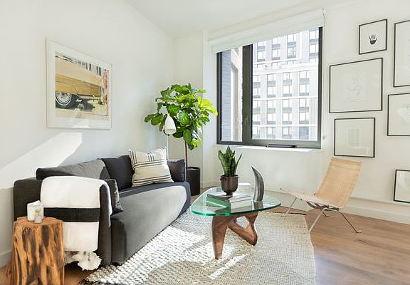 5th image of 445 W 35th St #K7