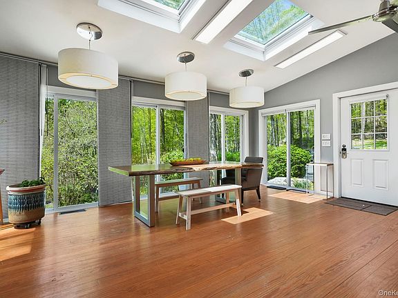 3rd image of 44 Tompkins Road