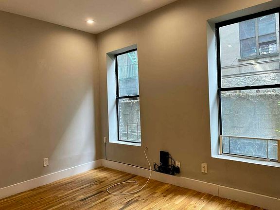 5th image of 124 E 103rd St APT 14