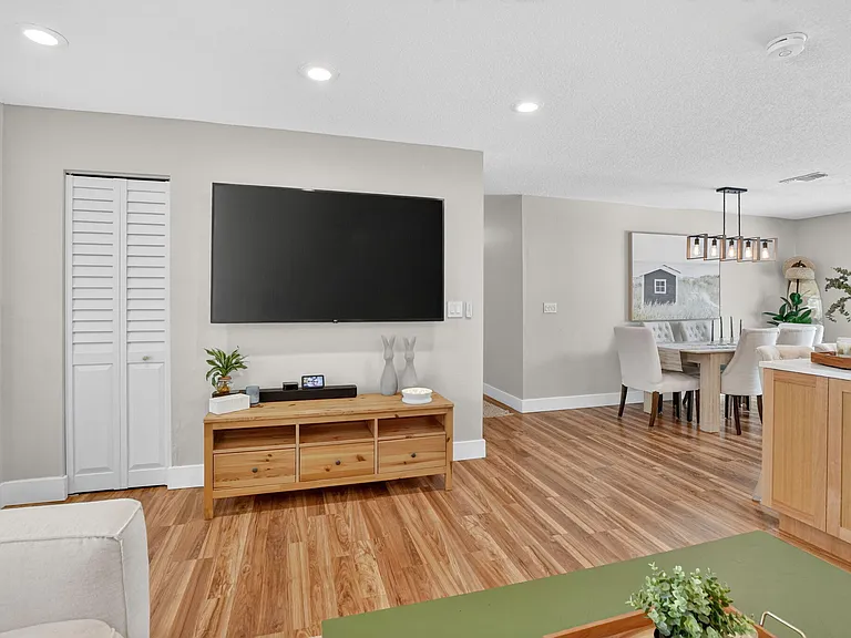 6951 NE 7th Ave — Photo 11