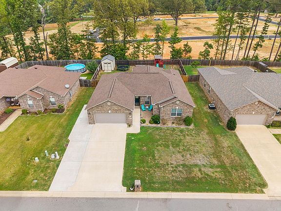 4th image of 37 Fletcher Dr