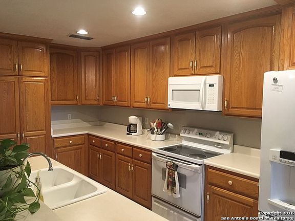 2nd image of 201 Valley Oak Dr
