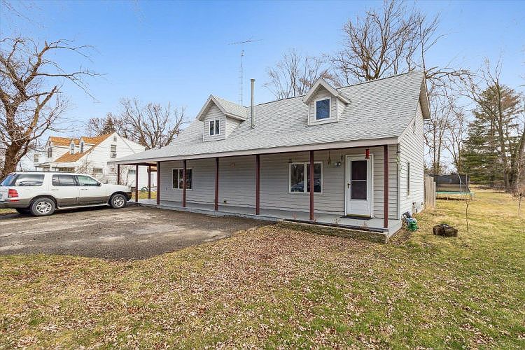 1st image of 2421 Howe Rd