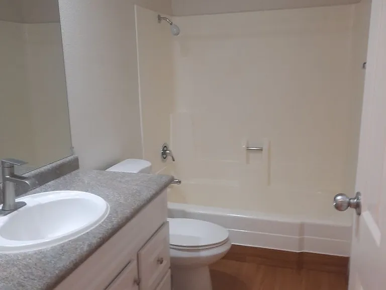 Canyon Club Apartments — Photo 46