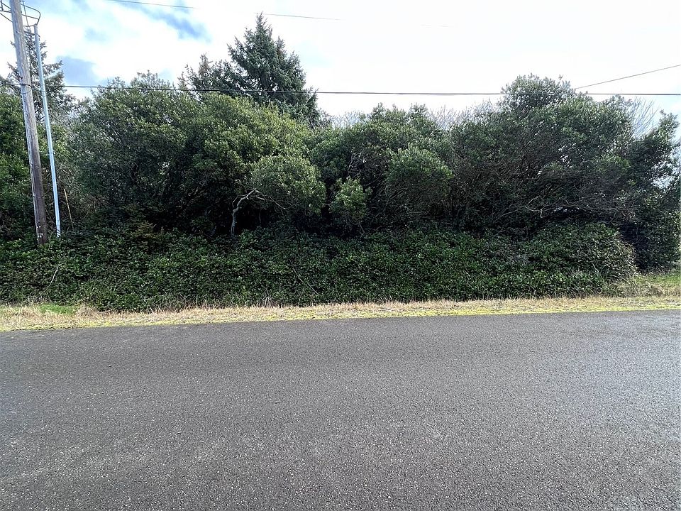 .175 Acre Level Lot with power, water & sewer in the street! LID's paid in full!>
