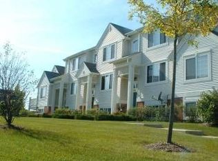 614 S Rosehall Ln, Round Lake, IL 60073