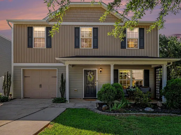 575 Randolph Dr, Clayton, NC 27520