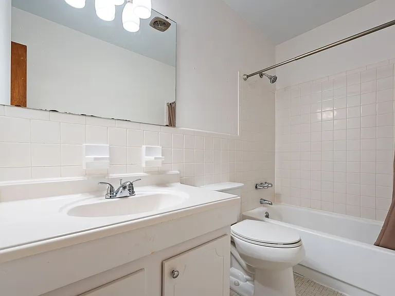 1002 Willow Dr #30 — Photo 5