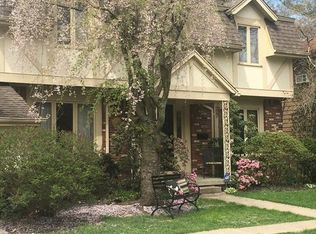 4545 Vicksburg Dr, Sylvania, OH 43560