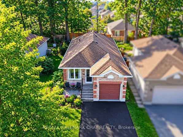 27 Masters Dr, Barrie, ON L4M 6W4