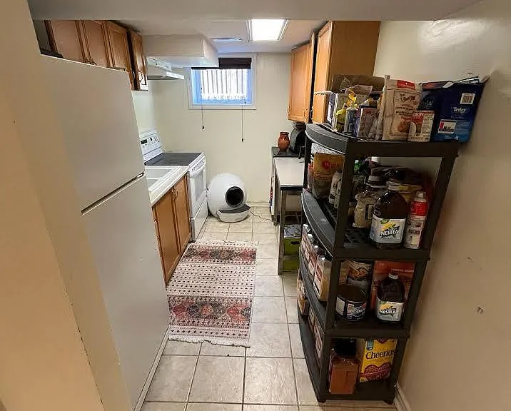 98 W Flora Dr — Photo 4