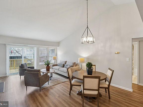 4th image of 3403 Lakeside View Dr #18-4
