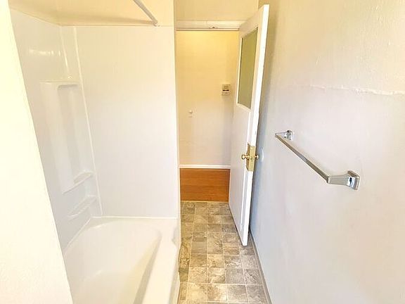 4th image of 605 10th Ave E APT 7