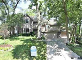 15526 Pierce Cir, Omaha, NE 68144