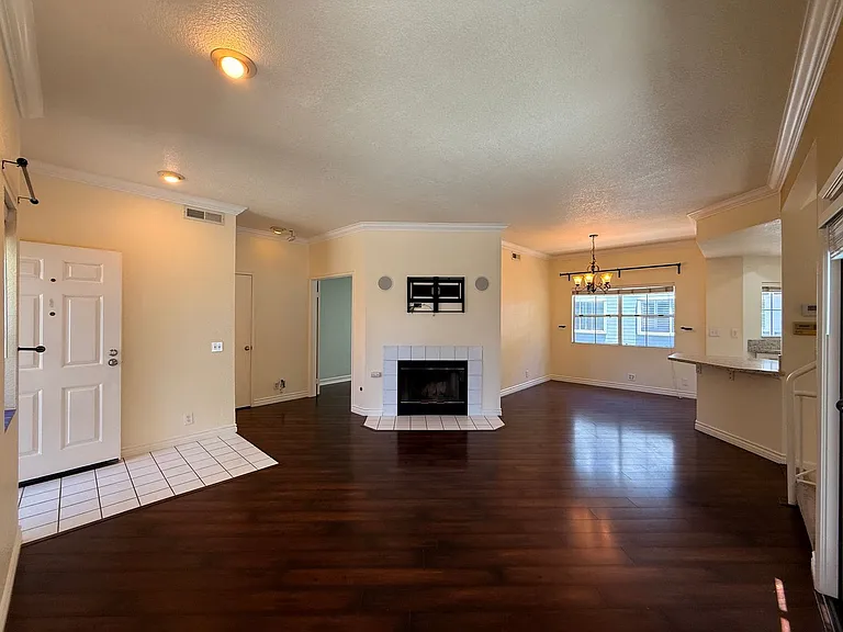 9910 Scripps Vista Way #5 — Photo 3