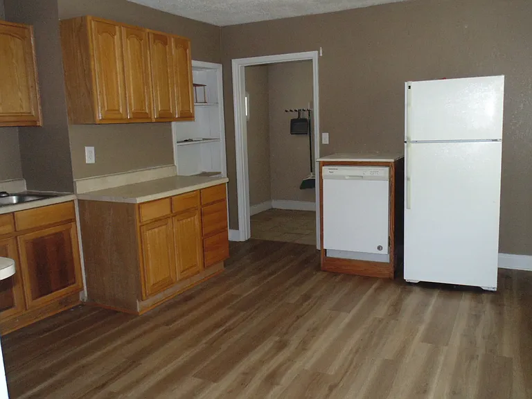 706 N Burns Rd — Photo 2