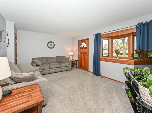 5421 South 8th STREET, Milwaukee, WI 53221