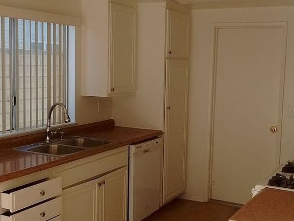 4th image of 1410 Kumquat Pl
