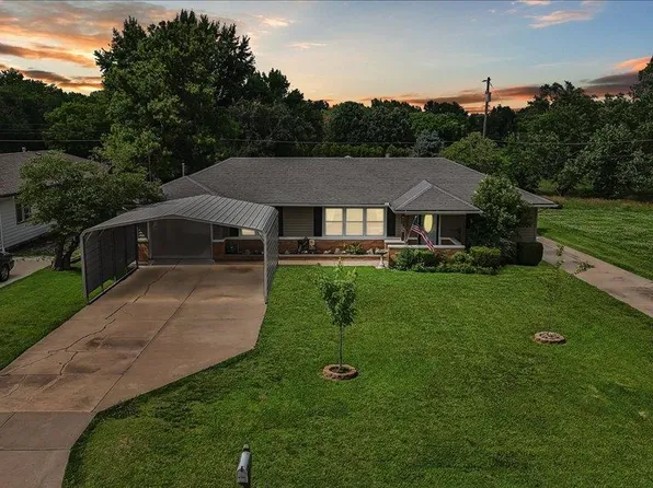 630 W 10th Ave, El Dorado, KS 67042
