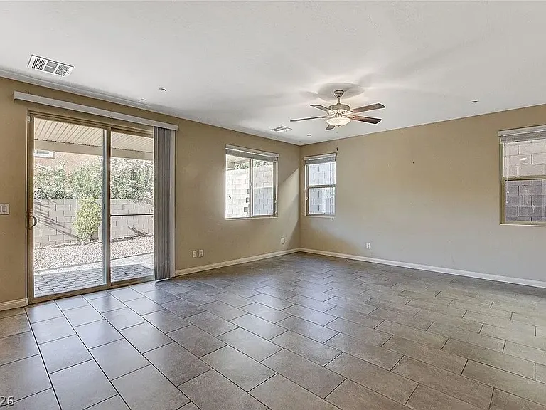2934 Caxton Grove Dr — Photo 6