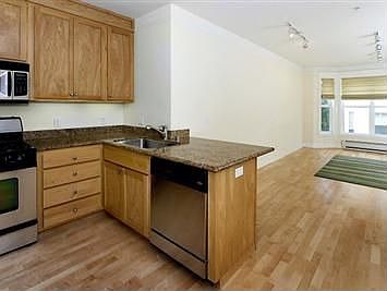 2nd image of 270 Valencia St APT 404