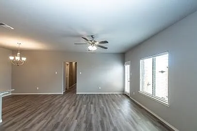 3 bed, 2.0 bath, 1479 sqft, $1,500 — Photo 4