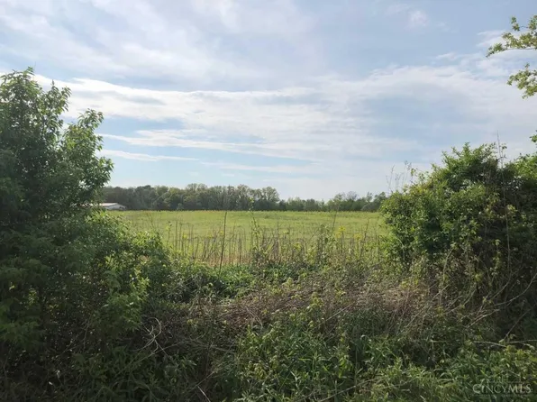 8831 Zoar Rd, Loveland, OH 45140