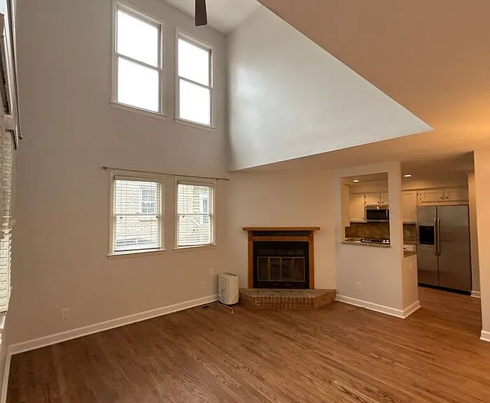 815 Lexington Ave #A — Photo 3
