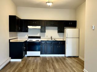 111 River St APT 3, Milford, CT 06460