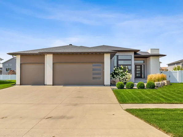 3676 Crimson Loop S, Fargo, ND 58104