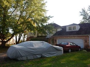 2473 Shasta Dr, Lisle, IL 60532