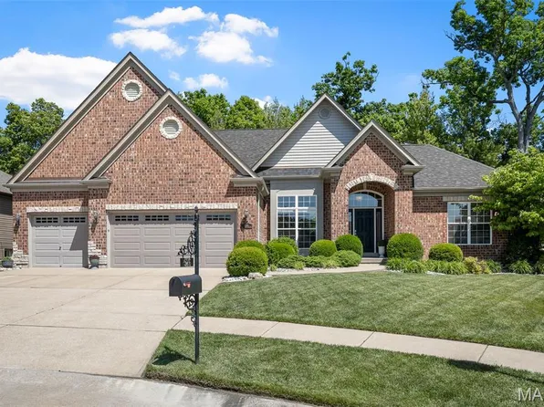 526 Elm Creek Dr, Wentzville, MO 63385