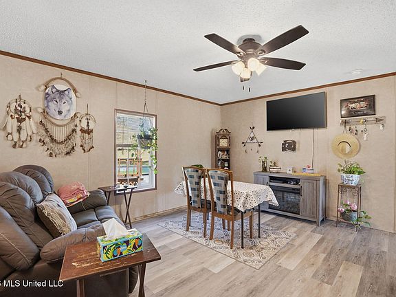 5th image of 2153 Allen Ln