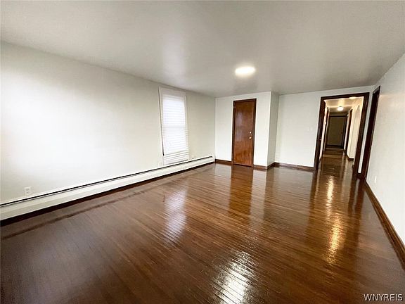 3rd image of 39 Elgas St