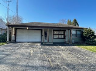 110 B St, Genoa, IL 60135