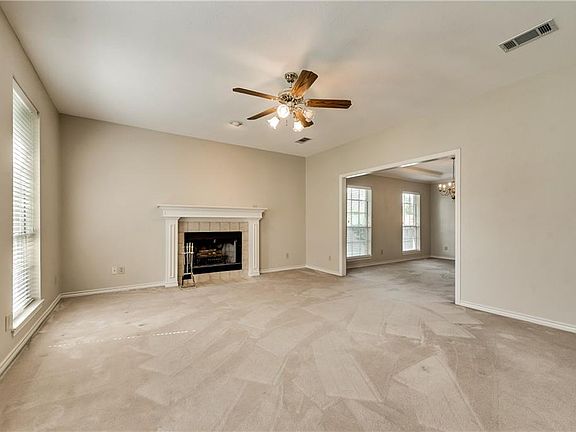 4th image of 1316 Huntington Dr