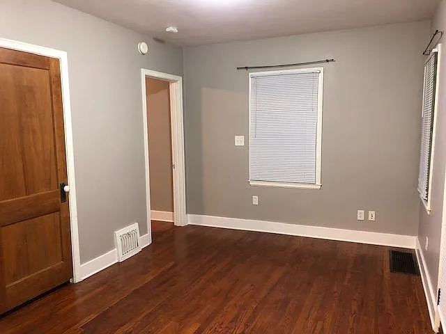 3 bed, 1200 sqft, $2,250 — Photo 4