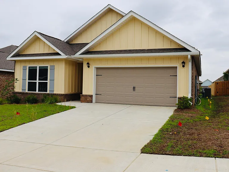 31710 Memphis Loop — Photo 1