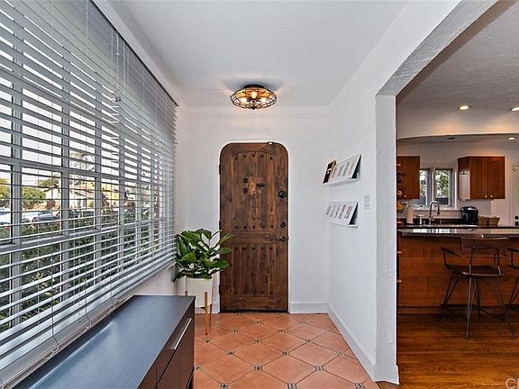 3rd image of 1616 Post Ave