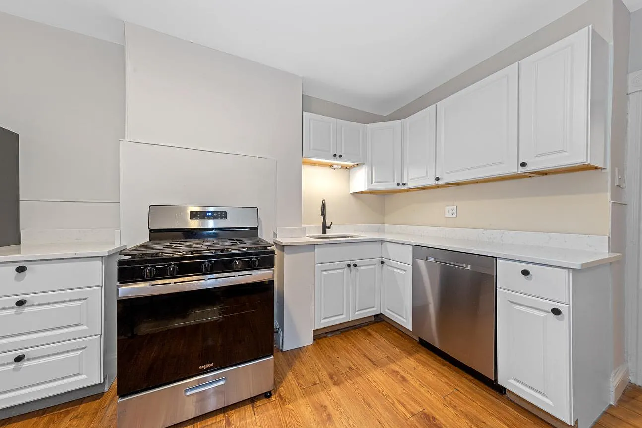 2 bed, 800 sqft, $3,500 — Photo 4