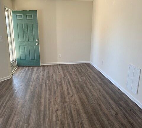 2nd image of 2380 Vineyard Dr APT J8