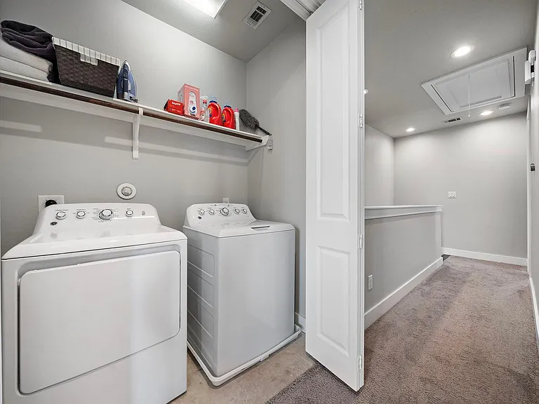 2509 Garrow St #B — Photo 24