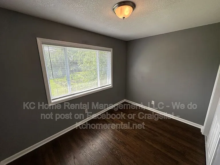 3124 N 55th St #B — Photo 15