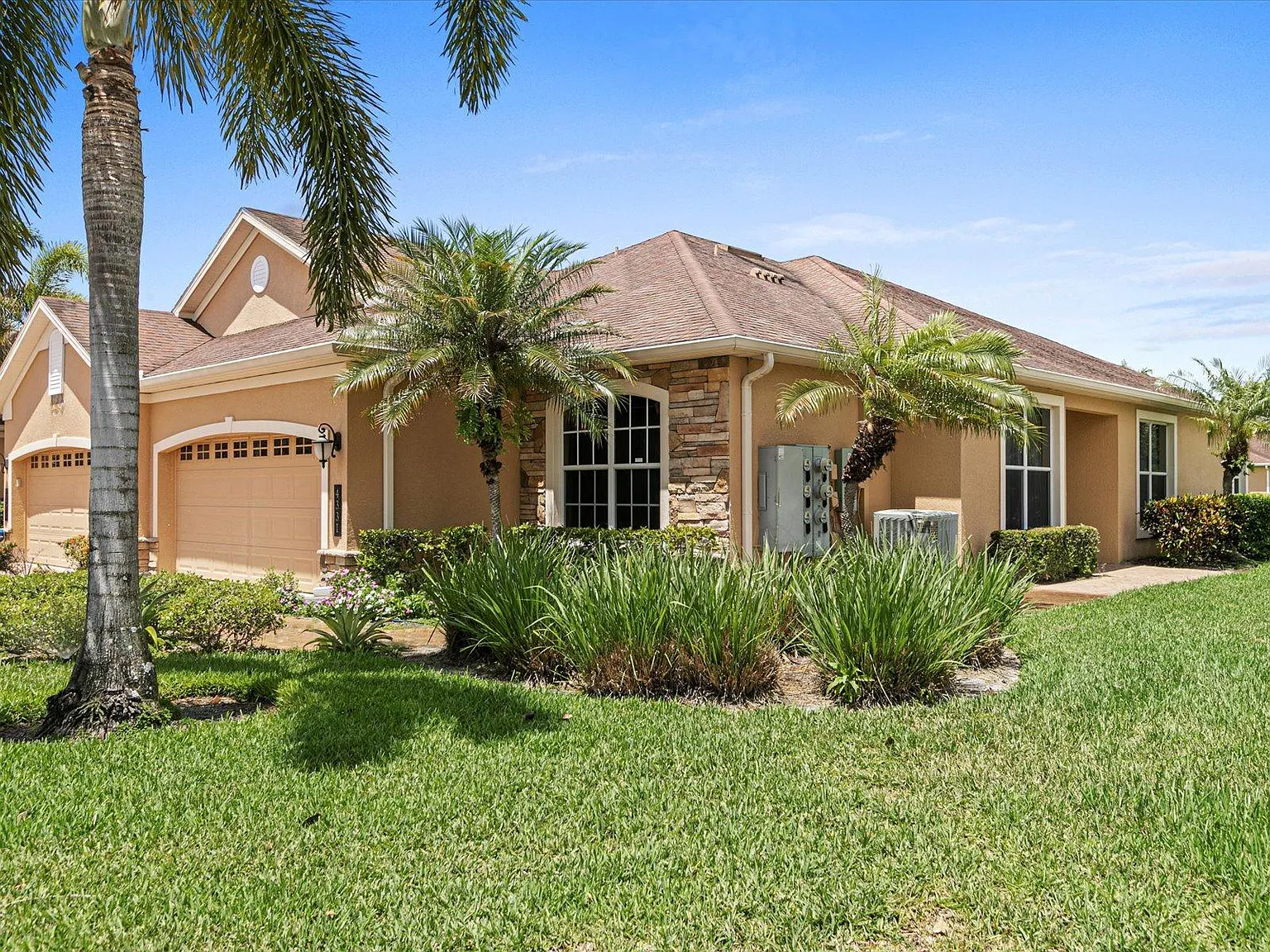 4331 Turnberry Cir — Photo 1