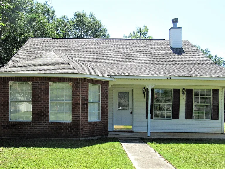 1700 Lake Mars Ave — Photo 2