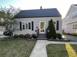 754 S Spring Rd, Elmhurst, IL 60126