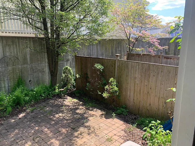 305 Shurs Ln — Photo 48