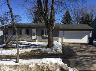 1812 S Shellynn Dr, Sioux Falls, SD 57103