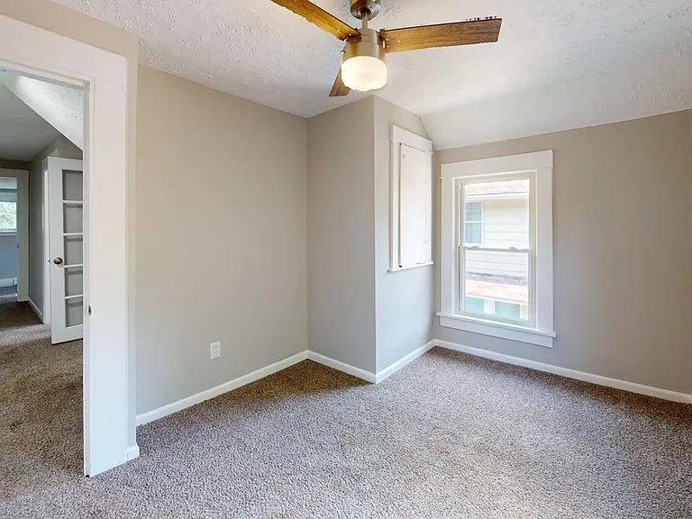 982 Collinwood Ave — Photo 14