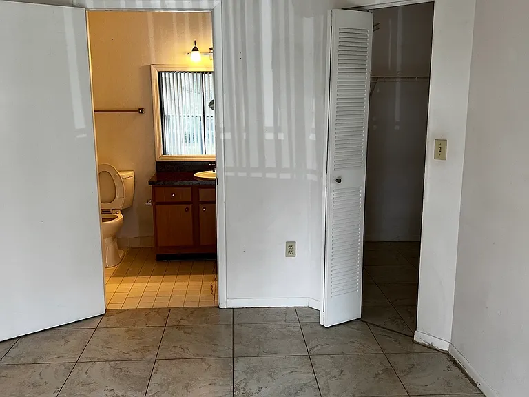 2445 SW 18th Ter #7-003 — Photo 14